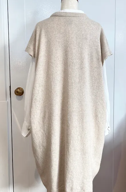 Meg Fox Long Vest (Beige)