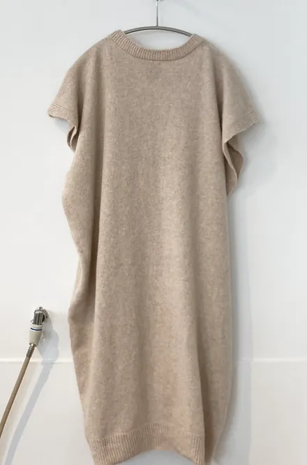 Meg Fox Long Vest (Beige)